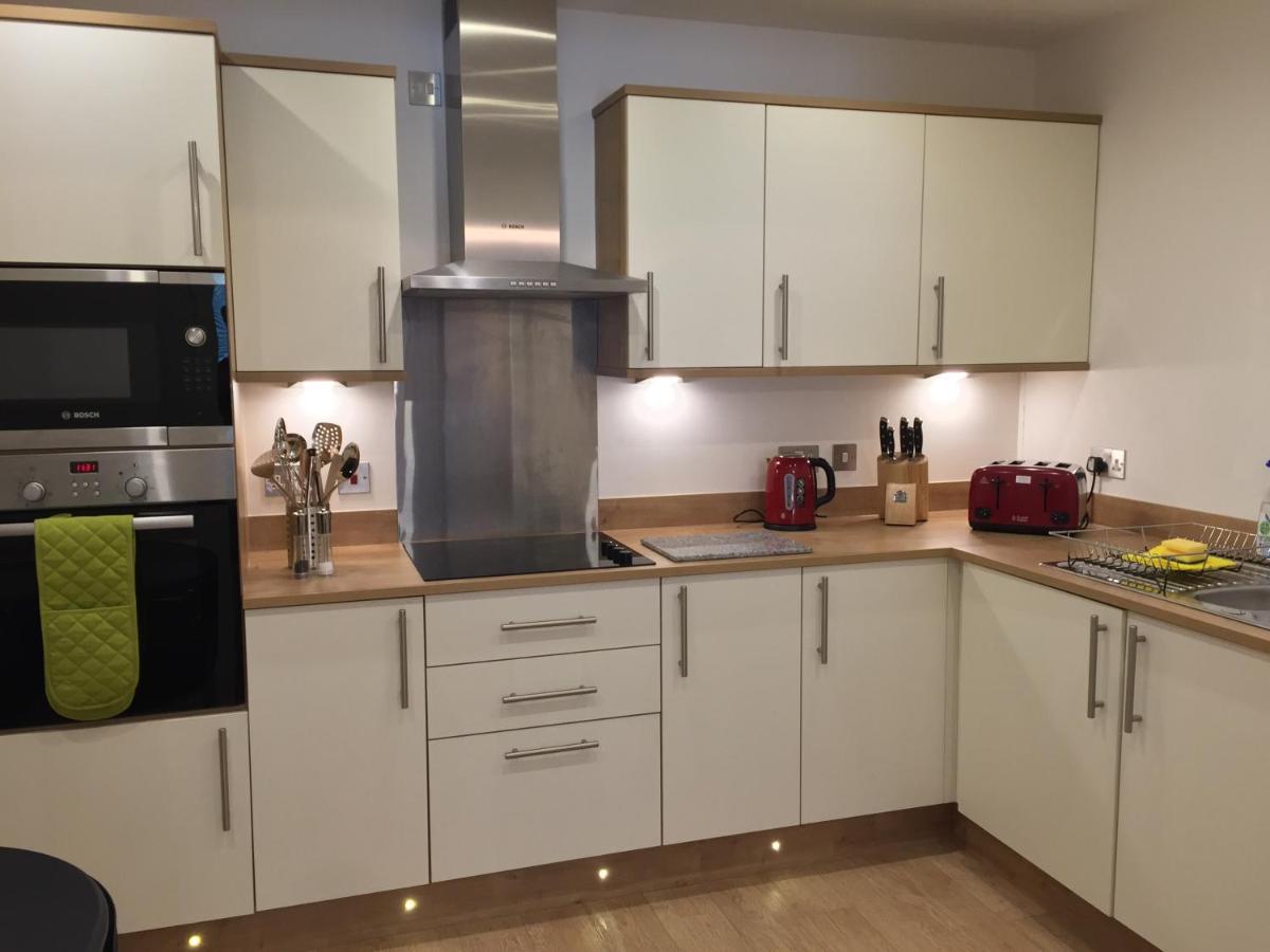 Inverness City Suites Extérieur photo