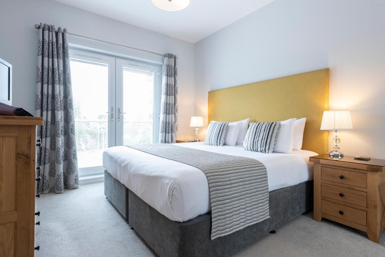 Inverness City Suites Extérieur photo