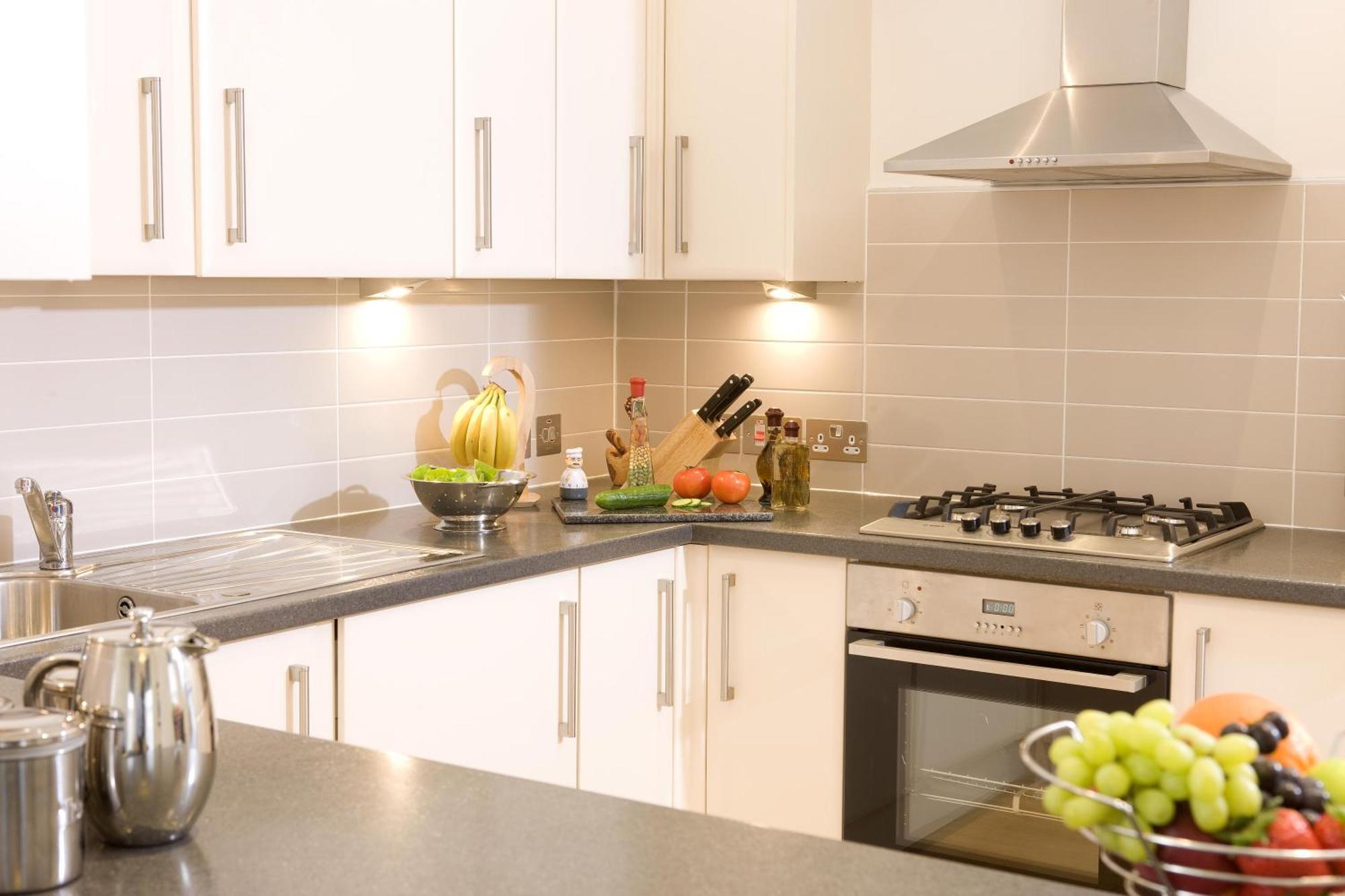 Inverness City Suites Extérieur photo