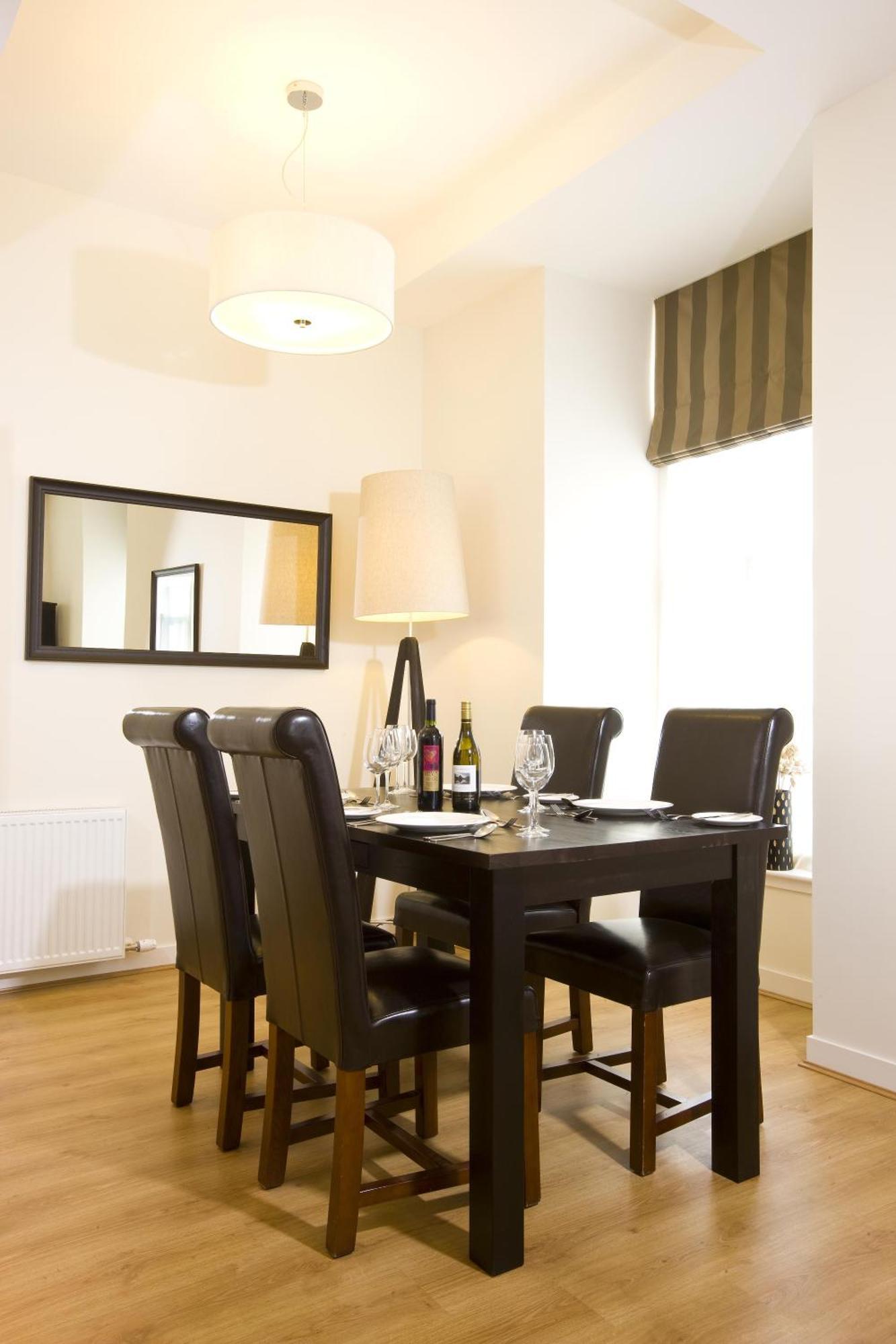 Inverness City Suites Extérieur photo