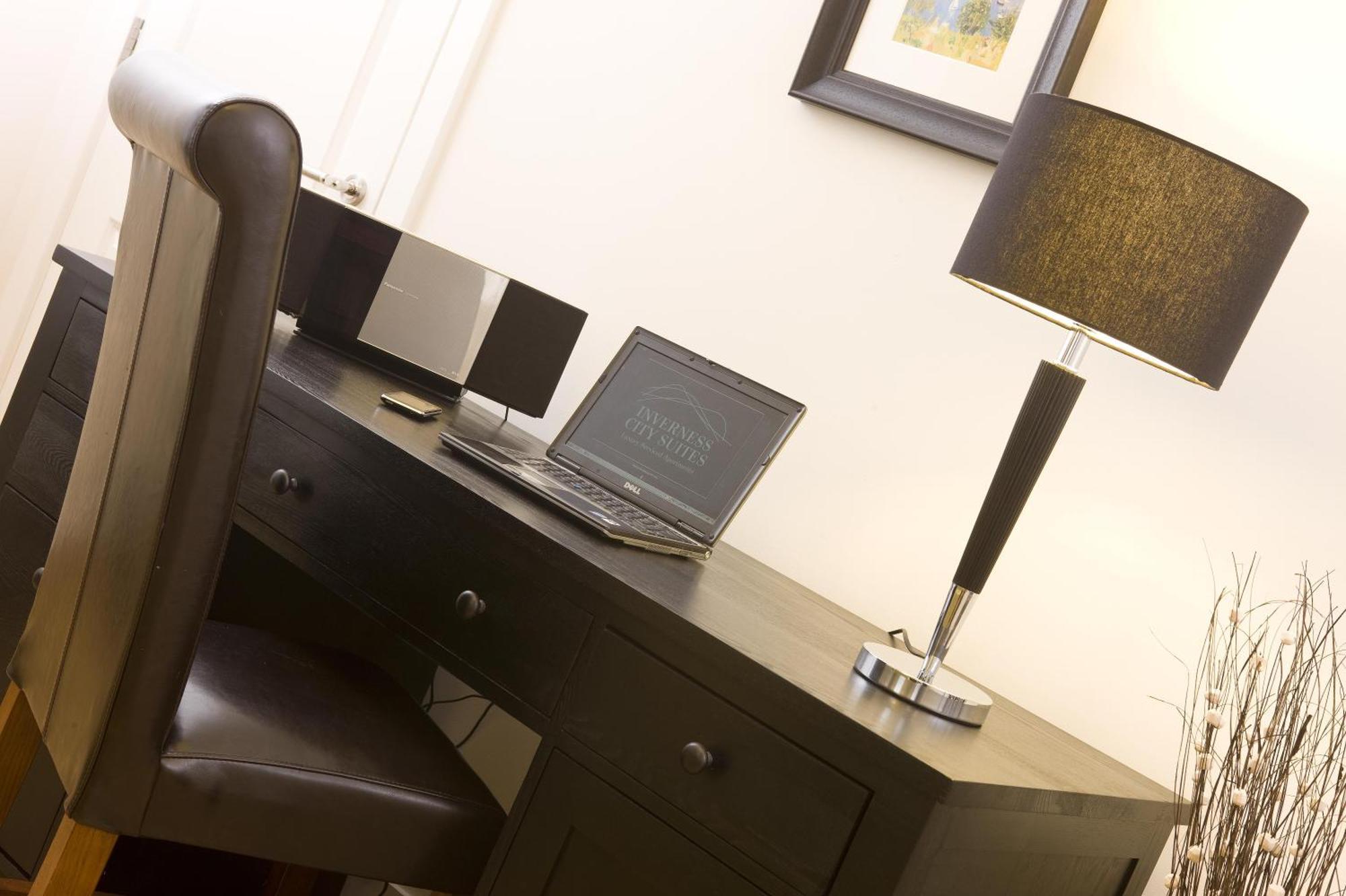 Inverness City Suites Extérieur photo
