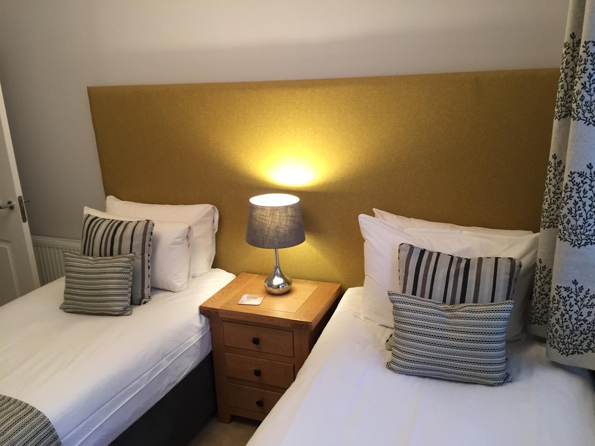 Inverness City Suites Extérieur photo