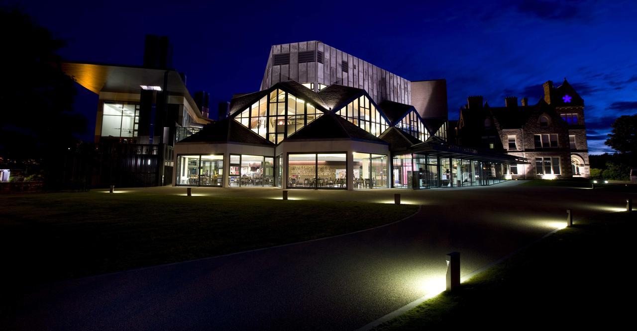 Inverness City Suites Extérieur photo
