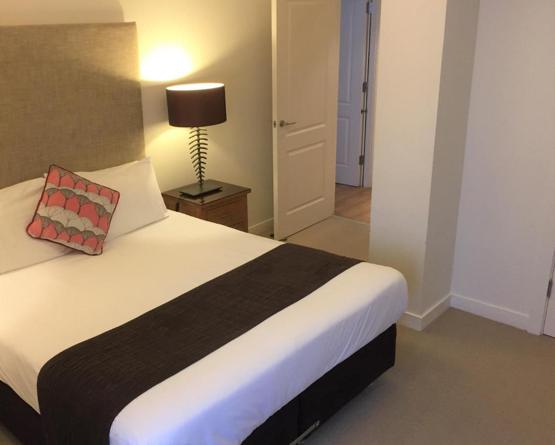 Inverness City Suites Extérieur photo